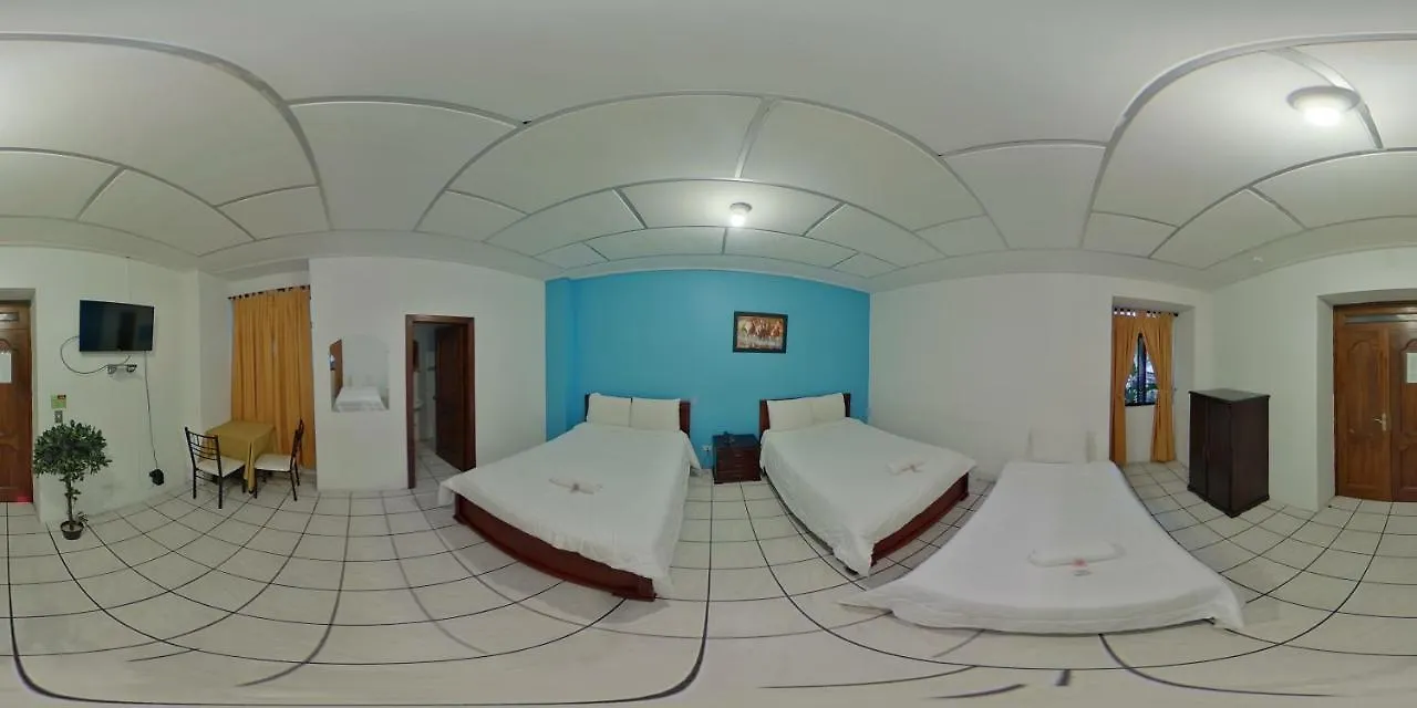 Hotel 4 Mundos Куэнка